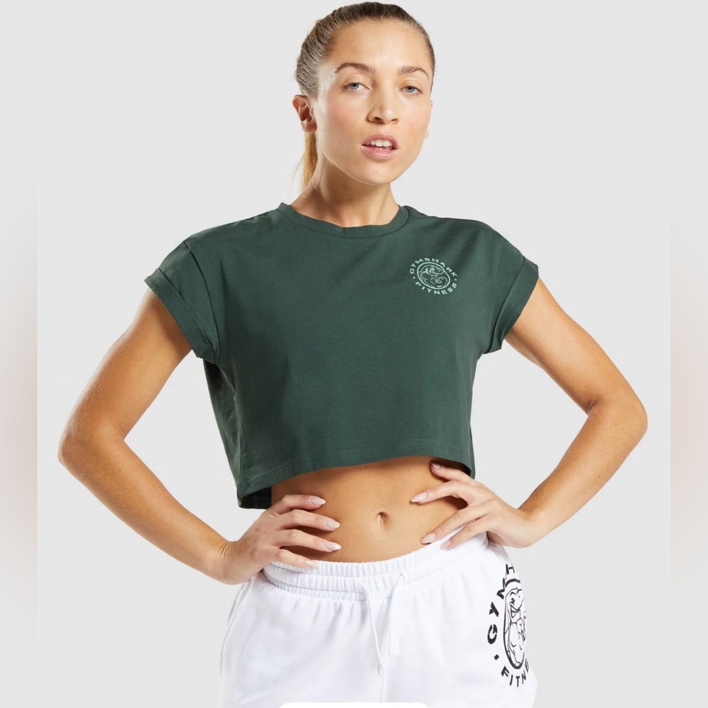Gymshark Legacy Graphics Crop T